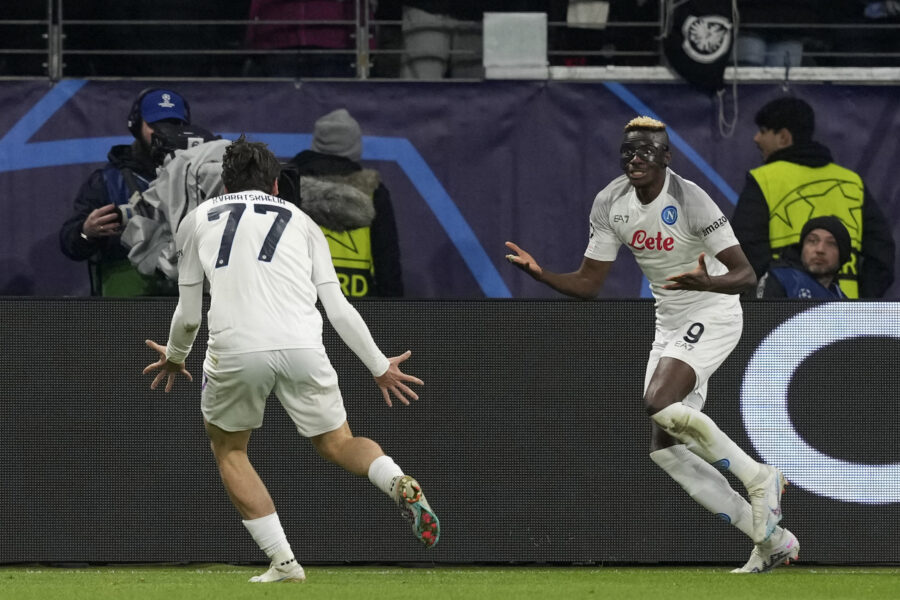 Napoli i uz promašen penal do velike prednosti u Frankfurtu