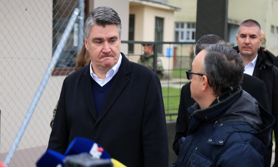 ESKALACIJA SUKOBA  Banožić krenuo na ispraćaj vojnika, okrenuo se i otišao. Milanović ga napao: Najavio se i nije došao kao sitni tat, a letio je Pilatusom na Murter na janjetinu