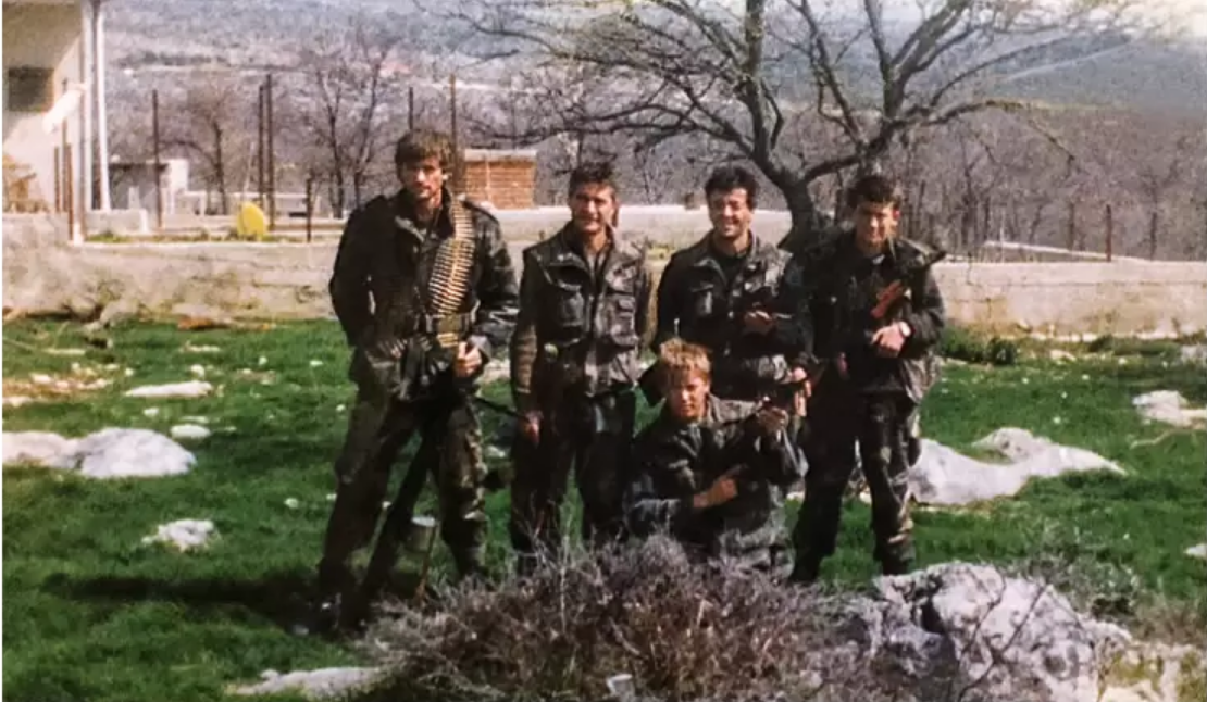 ONI SU HEROJI! Skupina hrabrih hrvatskih branitelja iz Paljuva u tajnosti izvukli i spasili 15 mještana! Majke su ostale čuvati poginule sinove!