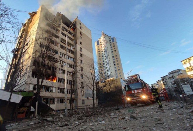 ‘OVDJE JE PAKAO’ RAZARANJE I OČAJ U MARIUPOLJU: Ukrajince probudile sirene. Eksplozije odjeknule Kijevom i Odesom. Pregovori idu dalje