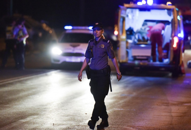 (FOTO) OD MERCEDESA NIJE OSTALO NIŠTA, STIŽU GROZNI DETALJI! Strahovita nesreća zatekla policiju: Vozač je napravio veliku grešku
