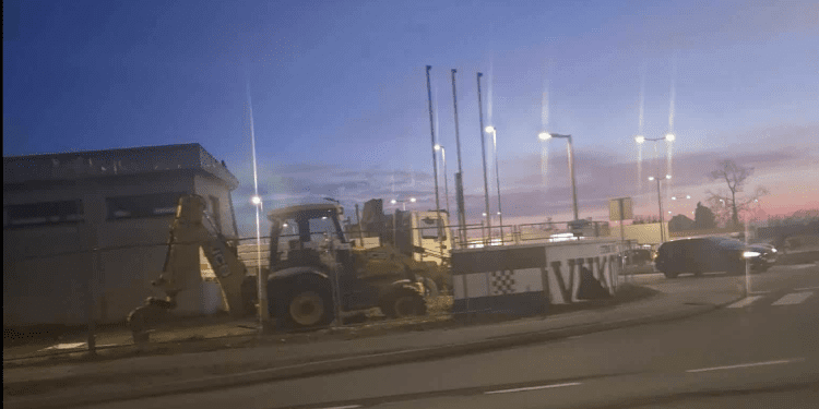 U Novoj Gradiški pod okriljem noći srušen mural posvećen braniteljima – građani traže odgovore