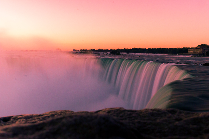 Za Dan državnosti Niagarini slapovi u Kanadi i SAD-u će biti osvijetljeni u bojama hrvatske zastave