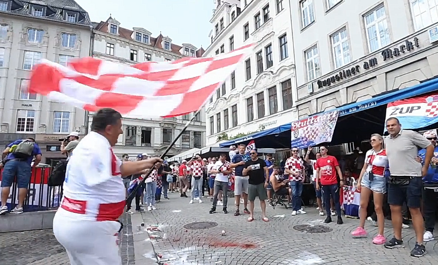 Leipzig: Hrvatski i talijanski navijači zajedno slave i pjevaju na ulicama grada