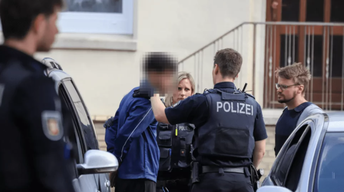 Dvojica migranata sirijskog podrijetla izbola učitelja: Pozadina zločina još je nejasna