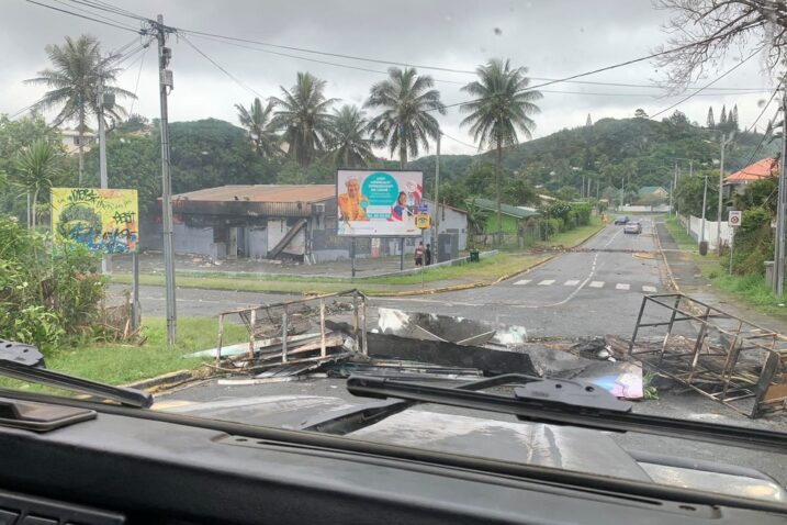 Četvero mrtvih u nemirima u Novoj Kaledoniji. Francuska proglasila izvanredno stanje (FOTO)