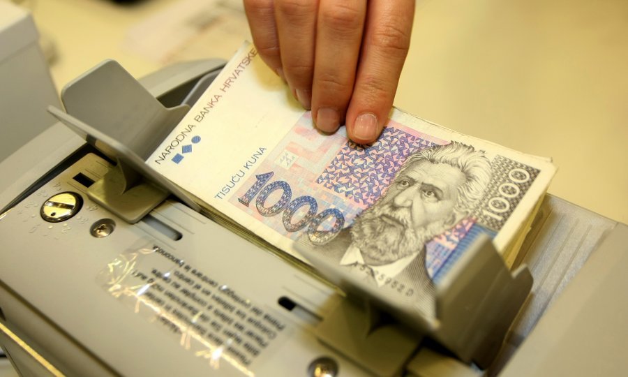 Banke uvode naknadu za podizanje gotovine u poslovnicama, istražili smo koliko će vas to koštati