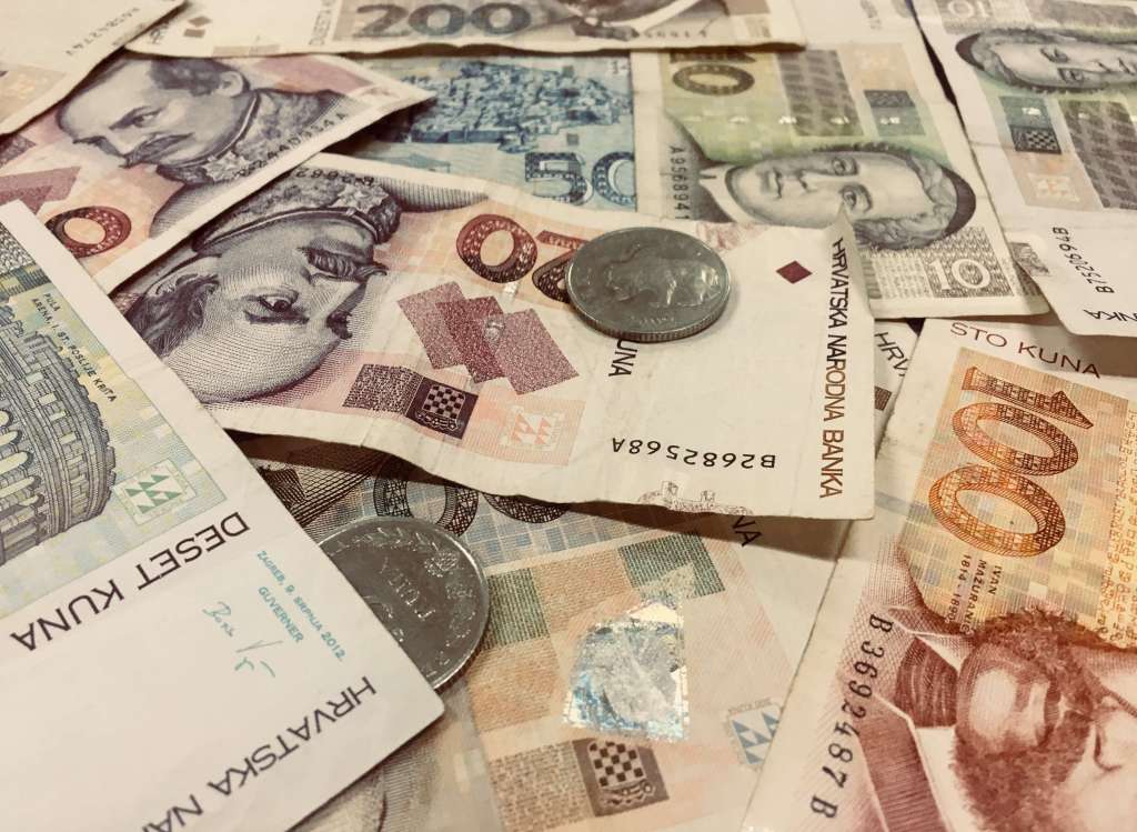 Stižu nam tri novčane injekcije: Prosječnom umirovljeniku čak 1.000 kuna više!