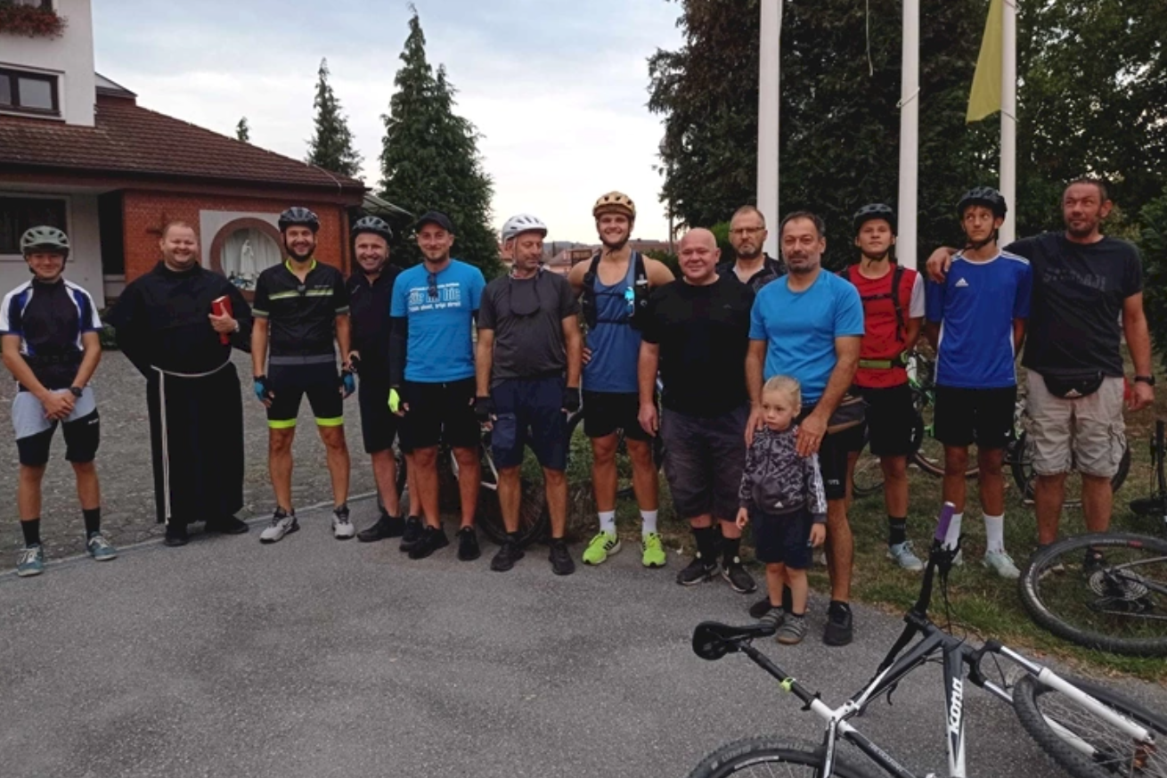 Biciklisti iz Novog Marofa na putu prema Vukovaru: Četverodnevna vožnja u čast žrtvama Domovinskog rata