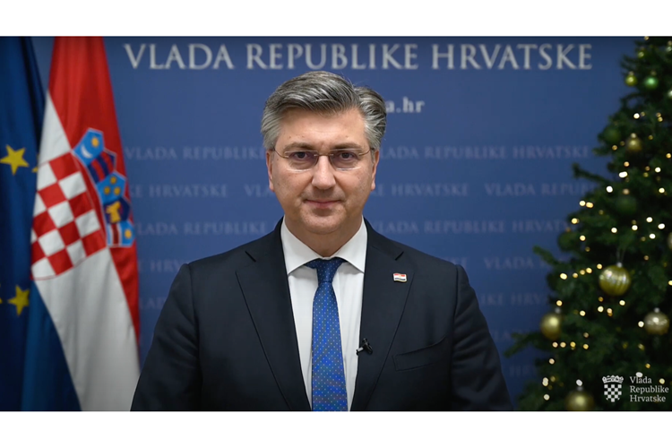 Novogodišnja čestitka predsjednika Vlade Plenkovića:S vjerom i optimizmom, nastavimo zajedno sve poduzimati kako bi Hrvatska bila još razvijenija