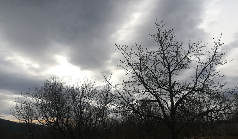 Vremenska prognoza: Promjenljivo i kišovito u Gorskoj Hrvatskoj, Jadran pod utjecajem bure i juga