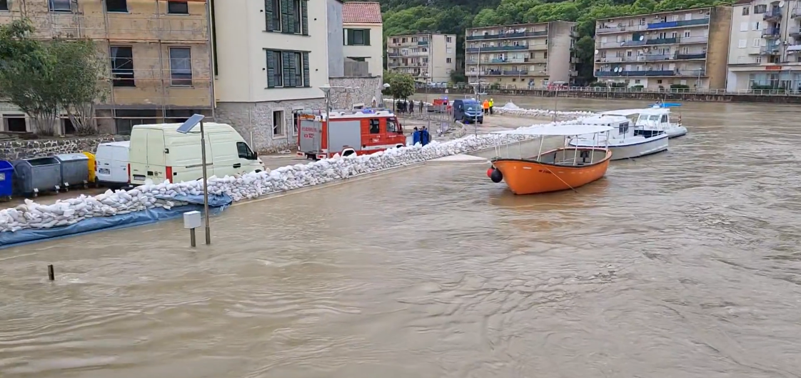 Kritično u Hrvatskoj Kostajnici: Medved uputio poseban apel građanima