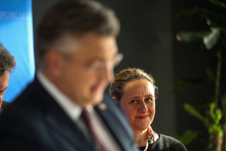 Obuljen Koržinek: Nikakve dimne zavjese mi ne dižemo