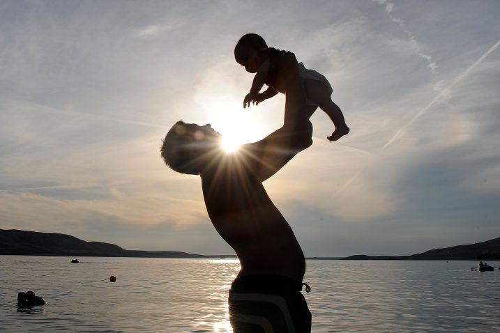 Očinski dopust koristio je 19.000 očeva, tri tisuće više nego godinu prije