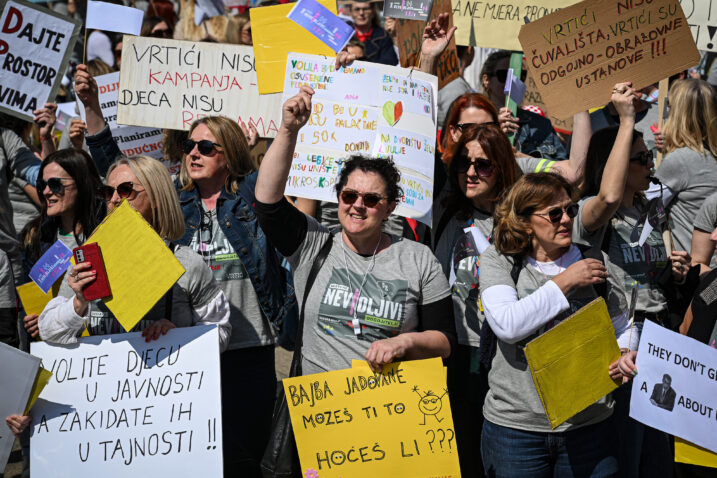 Odgojitelji na Trgu bana Jelačića prosvjedovali zbog loših uvjeta i niskih plaća