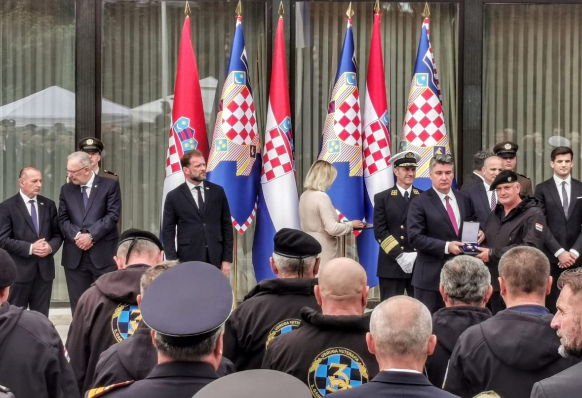 Mladen Pavković: Milanoviću, zaboravili ste na odličja braniteljima Škabrnje!