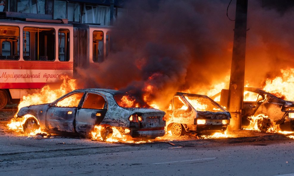 Rusija pokrenula golemi raketni napad na Ukrajinu, Poljska digla borbene avione: Ukrajinci bez struje