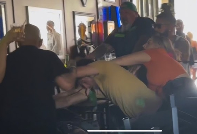 Potpuni kaos u Ogulinu: Pijani policajci potukli se u krčmi, prijeti im paprena kazna