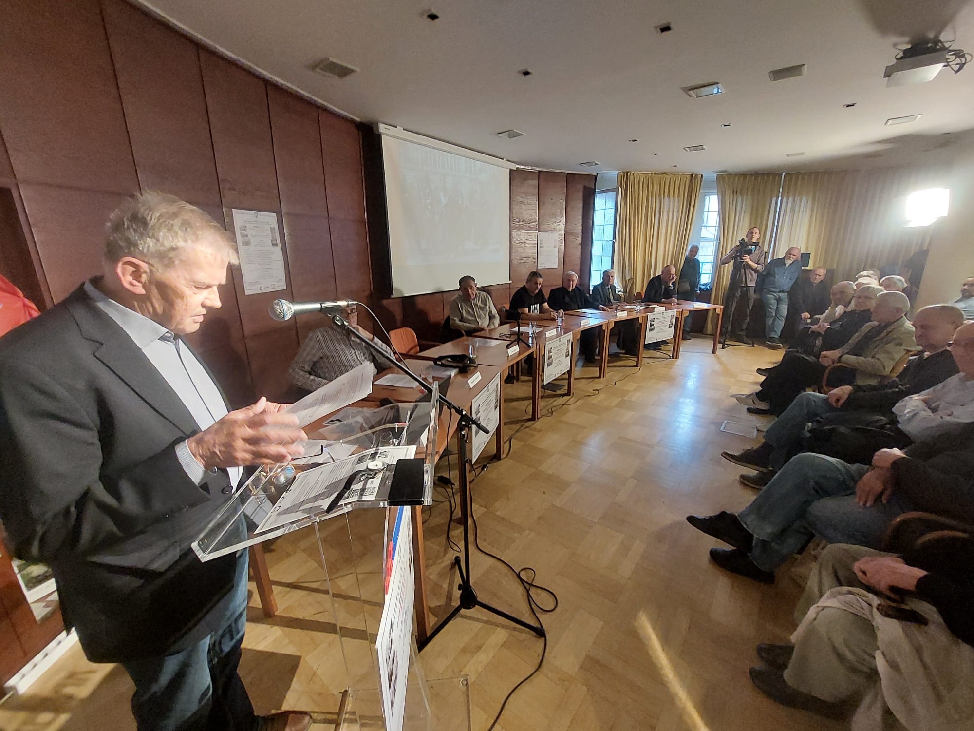 Održan okrugli stol o partizanskom teroru u Zagrebu: Nad žrtvama je izvršen četverostruki zločin