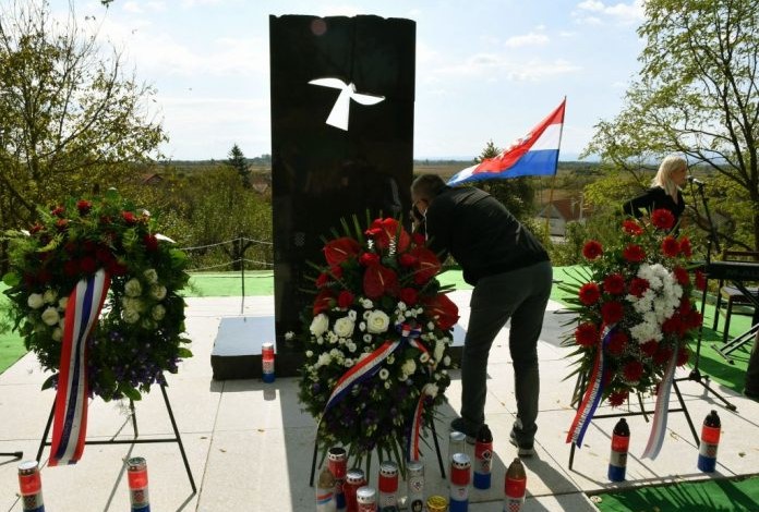 17. kolovoza 1991.g.  – JNA okupirala Okučane  i otvorila koncentracijski logor za Hrvate