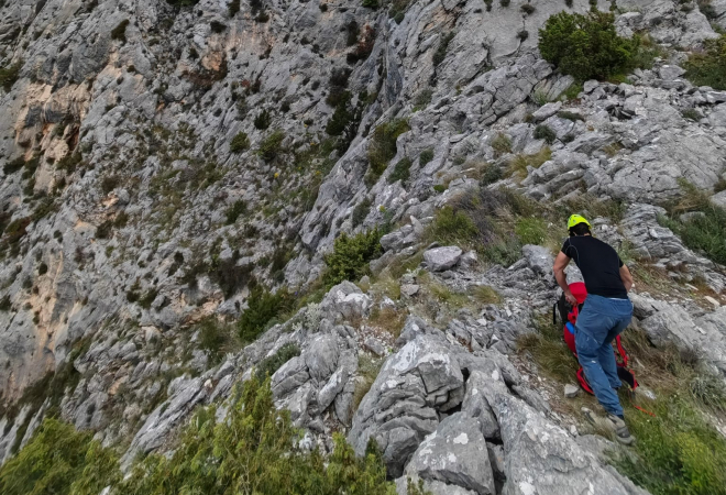 Strava na planinarenju: Odvojila se od grupe i pala u provaliju duboku 120 metara