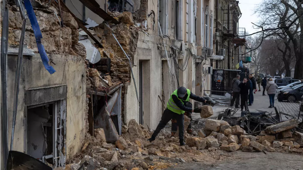 Noćni napadi na obje strane: Poginuli civili u Ukrajini i Rusiji, pogođena infrastruktura