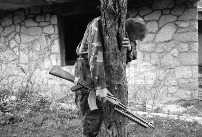 Branitelj se slomio kraj svoje kuće: Rasplakat će vas ono što je zatekao kada se vratio