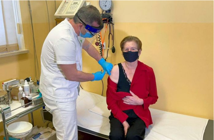 U Hrvatskoj se 95 osoba zarazilo koronom iako su primili 2 doze cjepiva