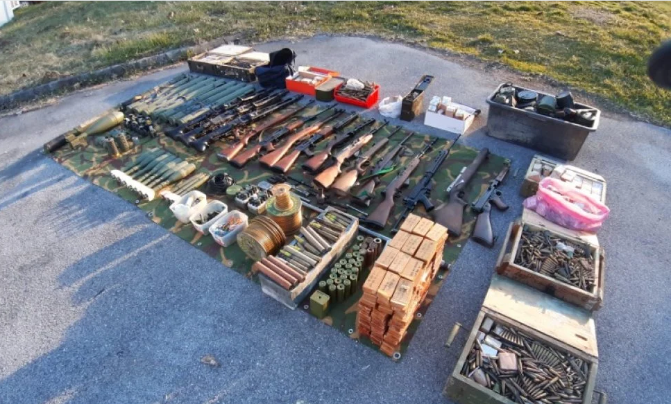 NAKON UŽASA NA MARKOVOM TRGU Policija pozvala građane da predaju oružje bez sankcija