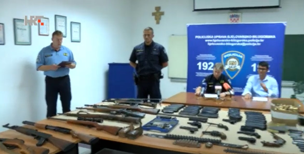 ZAGORSKI TROJAC NAIVNO PAO U KLOPKU! Policajcu pokušali prodati oružje vrijedno 300 tisuća eura