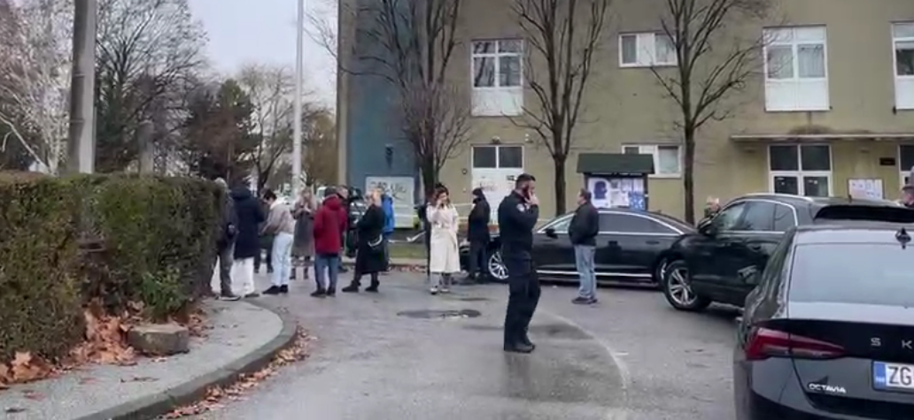 Tragedija u osnovnoj školi u Zagrebu: Jedno dijete preminulo,nekoliko učenika zadobilo je ubodne rane, učiteljica životno ugrožena