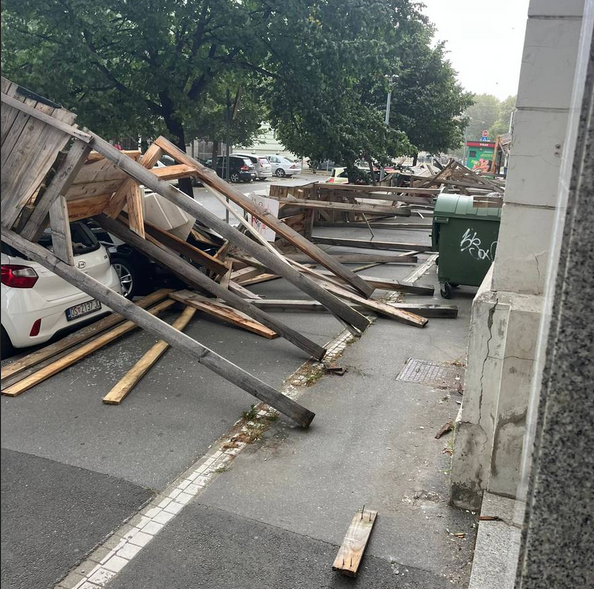 Nevrijeme pogodilo Slavoniju: U Osijeku srušena skela, oštećeni automobili