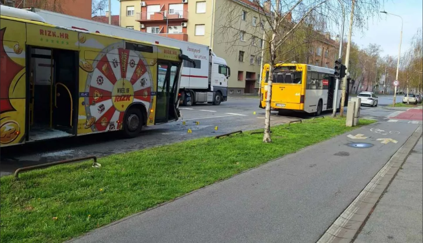 Sudar autobusa u Osijeku: Više ozlijeđenih, u tijeku očevid