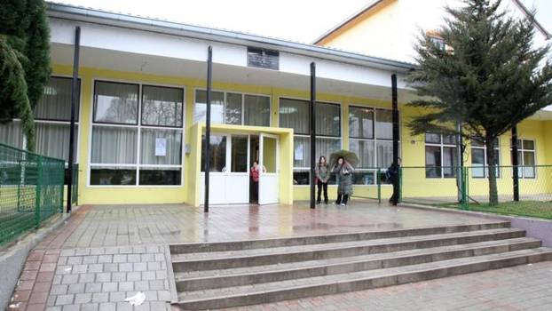 Incident u OŠ Trilj: Učenik bacio suzavac, desetak djece zatražilo liječničku pomoć