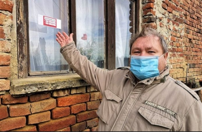 BRANITELJ KOJI ŽIVI OD 800 KUNA OSTAO I BEZ KUĆE! ‘Gledao sam kako je potres ljulja amo-tamo’
