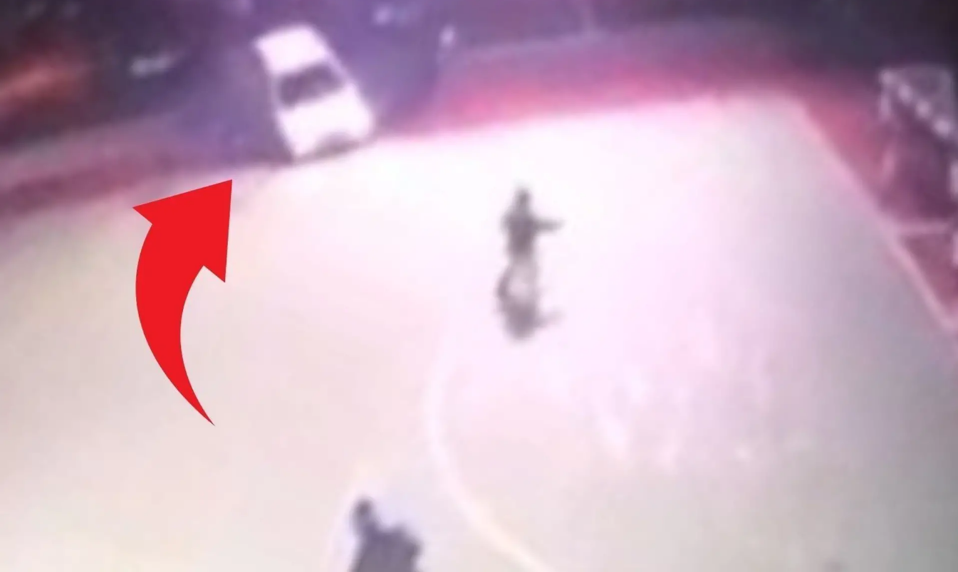 Otočac: Autom je probio ogradu i uletio na igralište, djeca su bježala