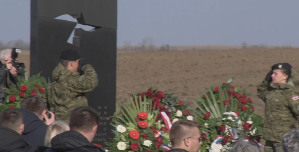 Vukovar: Odana počast žrtvama Ovčare