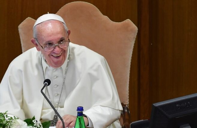 PAPA FRANJO POSLAO DIRLJIVU PORUKU SVIM STARIJIM OSOBAMA: Nije slučajno odabrao baš ovu godinu i ove riječi