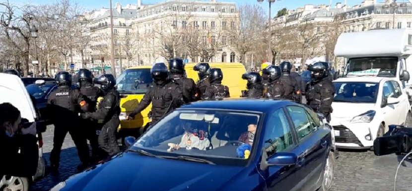 [UŽIVO] KONVOJ SLOBODE U PARIZU! Počeli sukobi s policijom, prosvjednici se probijaju do centra