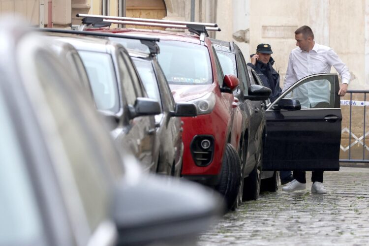 Kosor o HDZ-u i DP-u: Ujedinjeni jarani pretvaraju ograđeni trg u parkiralište