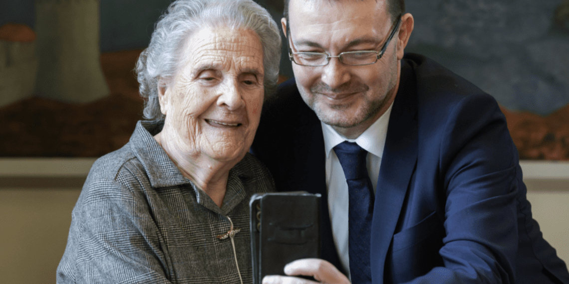 Kako je partizanka u Hrvatskoj postala popularnija od Trumpa dok vlastiti predsjednik marginalizira istinske domoljube i hrvatske branitelje?