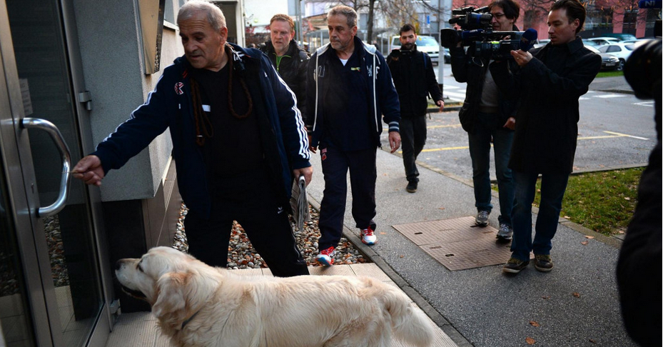 PET DANA NAKON SPROVODA Što se dogodilo šetaču Bandićeva psa: Doznali smo zašto je Dragec završio u bolnici razbijene glave