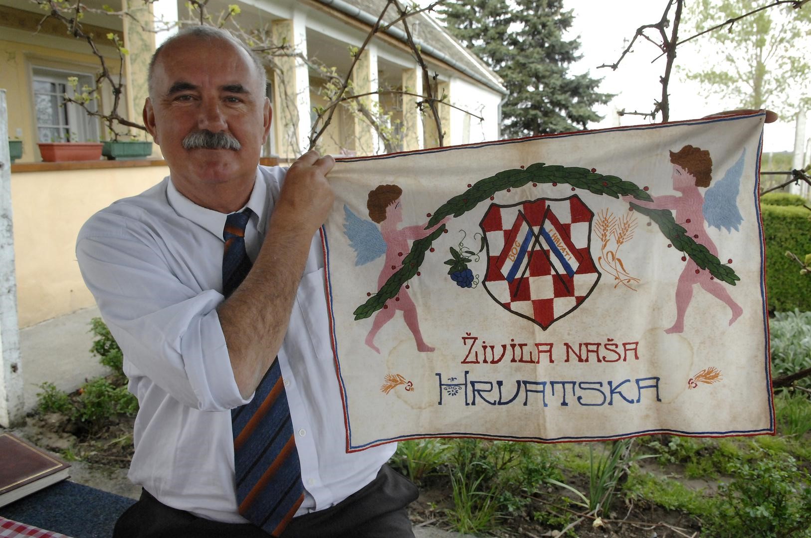 VUČIĆ LIKUJE NAD DEMOGRAFSKOM KATASTROFOM HRVATA U SRBIJI ČIJI SE BROJ U SAMO 60 GODINA SMANJIO ZA PREKO 80%