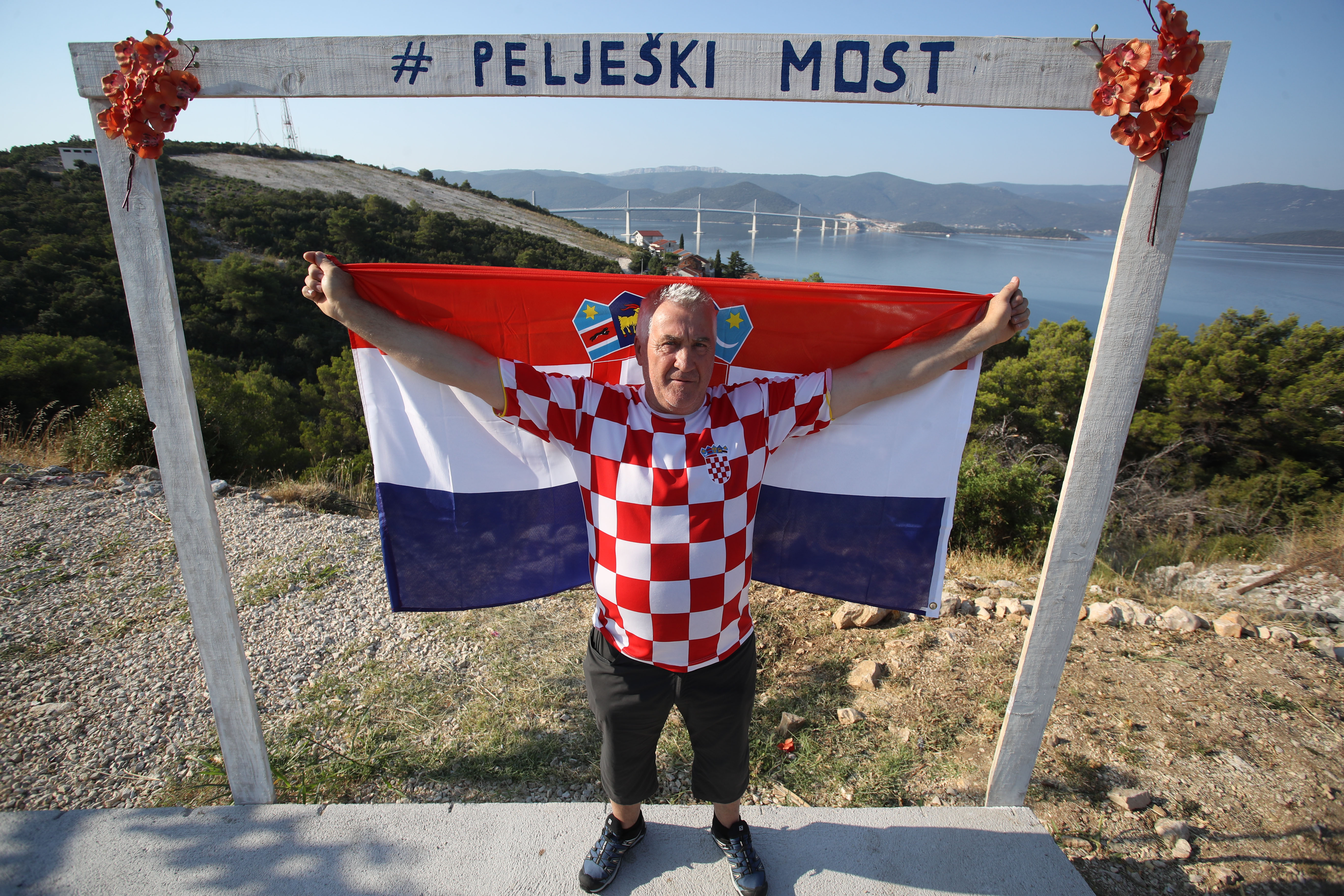 REPORTAŽA Prvi put preko Pelješkog mosta – pješice