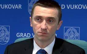 ‘SDSS IZBJEGAVA KOLONU SJEĆANJA, PRAVE SE DA VUKOVAR NIJE SRAVNJEN SA ZEMLJOM!’ Penava opominje: ‘Dio su Vlade, a kao da se 1991. nije dogodila’