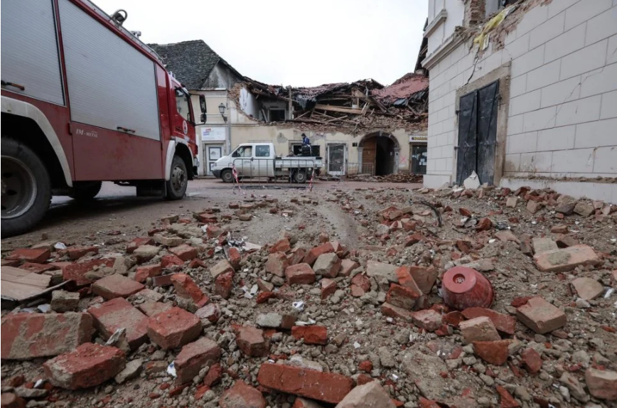 POMAK TLA Sisak se pomaknuo 10, a Petrinja između 15 i 20 centimetara