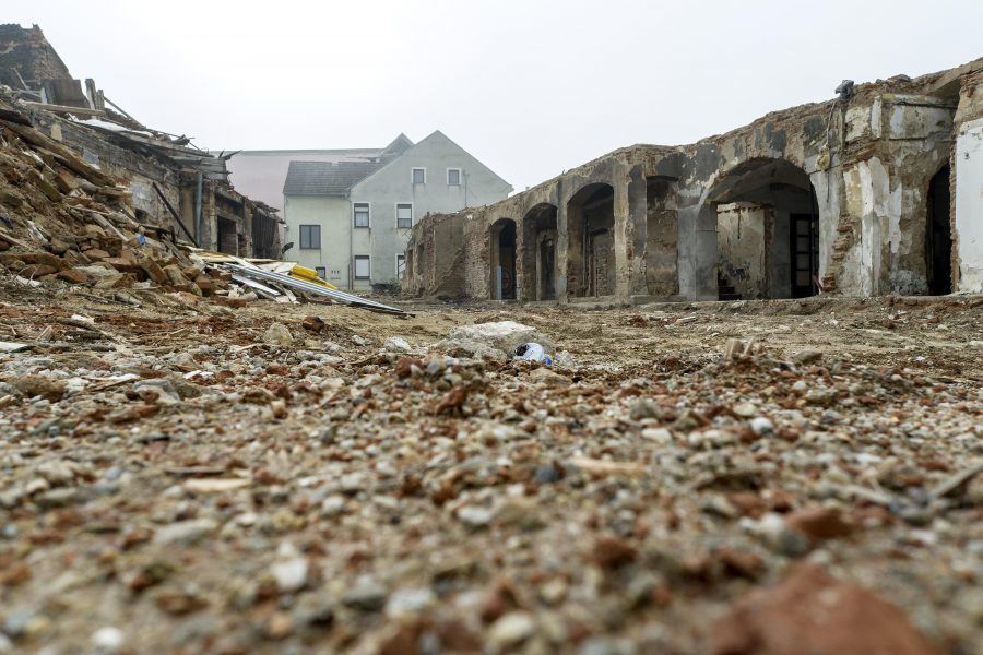 TUŽNA OBLJETNICA KATASTROFE Godina potrošena, a obnova nije počela: Ovo što se zbiva groznije je od svih najcrnjih scenarija
