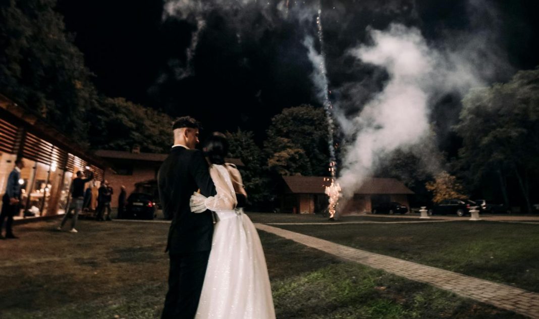 Novi incident sa signalnom raketom: Gošća na vjenčanju u Makarskoj teško stradala