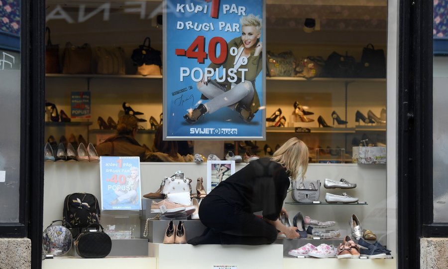 Nelogičnosti 'lockdowna' u Primorsko-goranskoj županiji: Plahte i jastučnice idu dalje, a cipele čekaju bolja vremena!