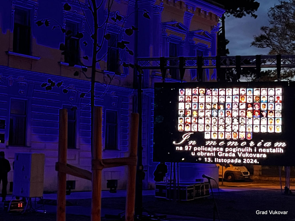 Vukovar odao počast 97 poginulih i nestalih policajaca iz Domovinskog rata: "Prva barijera velikosrpskoj agresiji"